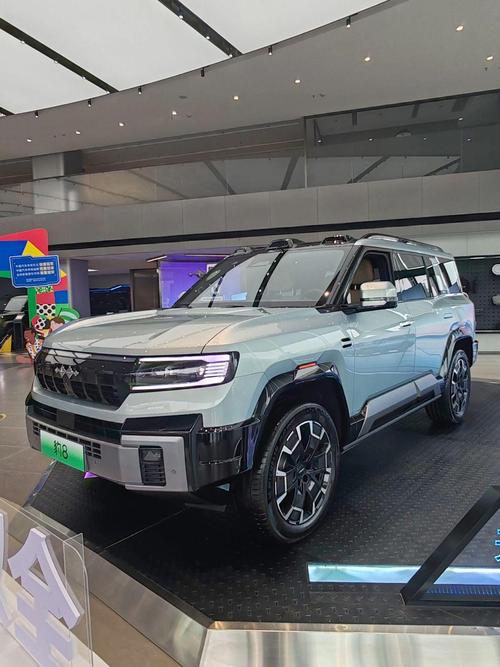 成都243比亚迪方程豹硬派越野的爆款，英菲尼迪35周年与你共成长